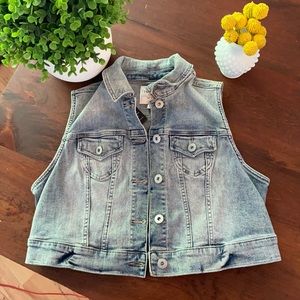 Torrid crop denim vest ❤️
